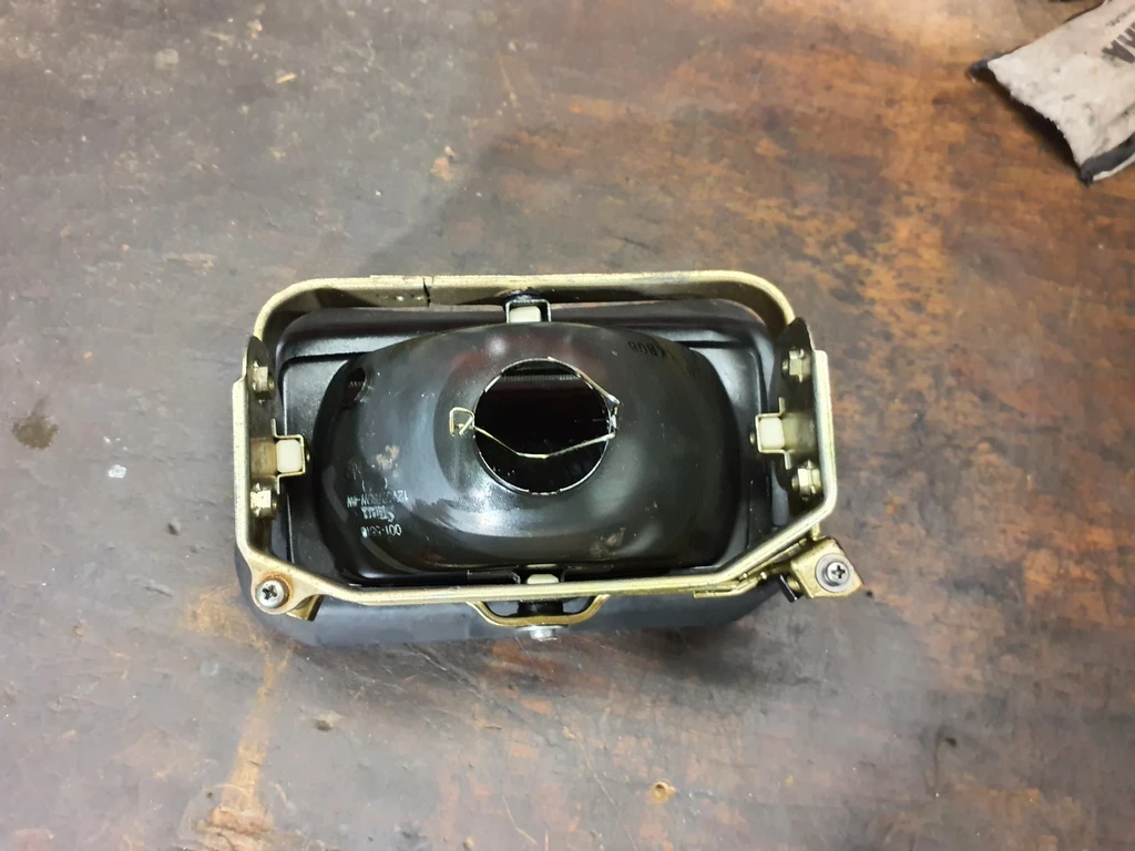 Optique de phare avant Stanley occasion — Suzuki DR 750 Big