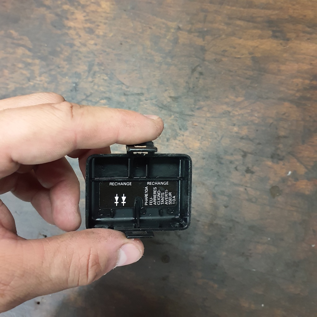 Boîte à fusibles occasion — Honda NX Transcity