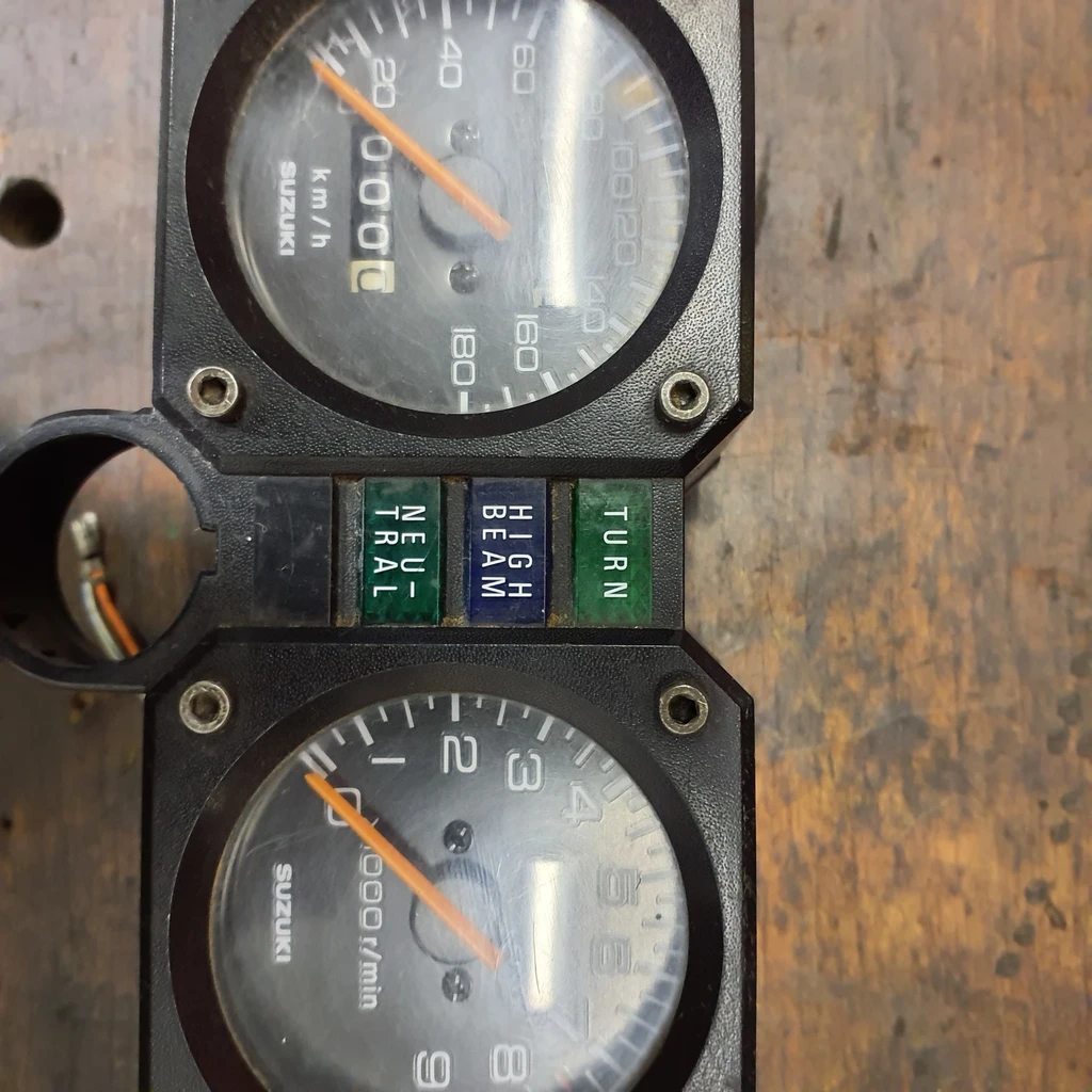 Bloc compteur et compte-tours occasion — Suzuki DR 750 Big