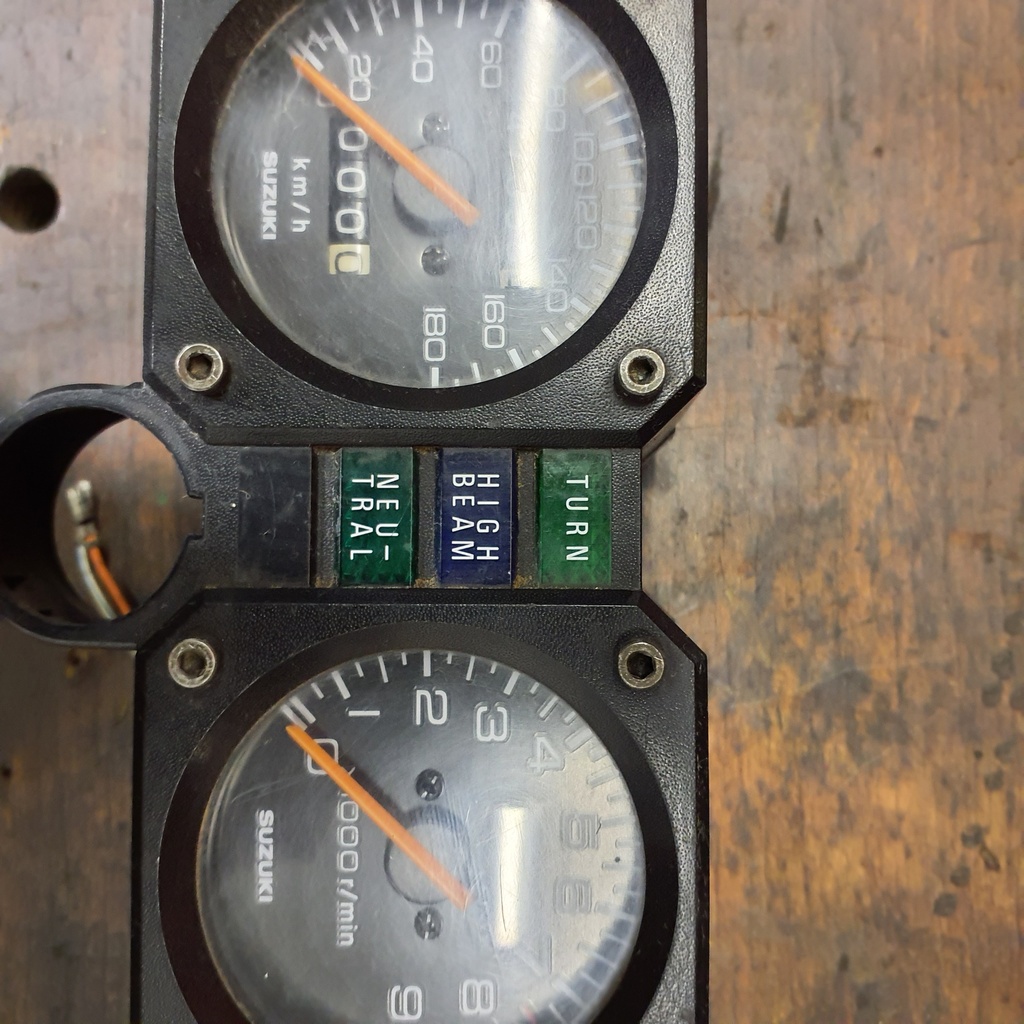 Bloc compteur et compte-tours occasion — Suzuki DR 750 Big