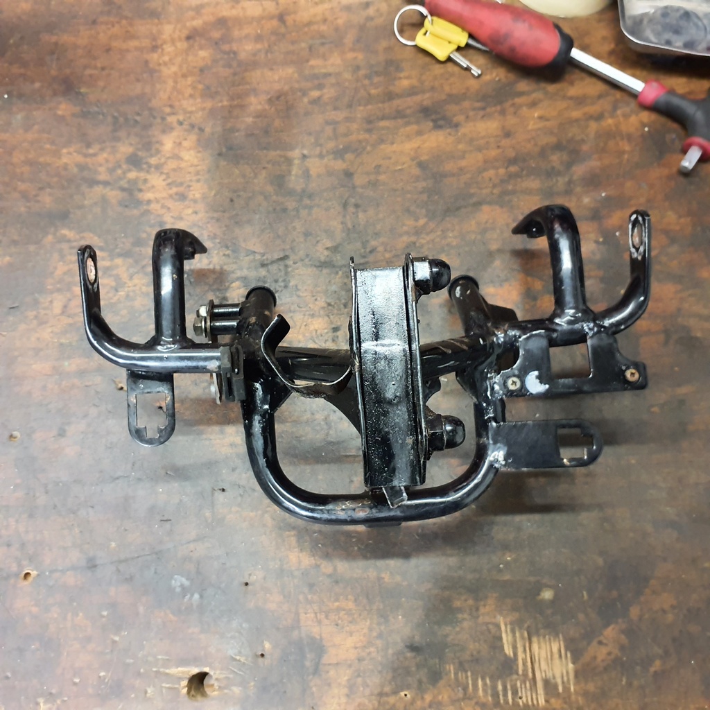 Araignée de carénage avant occasion — Honda NX 125 Transcity