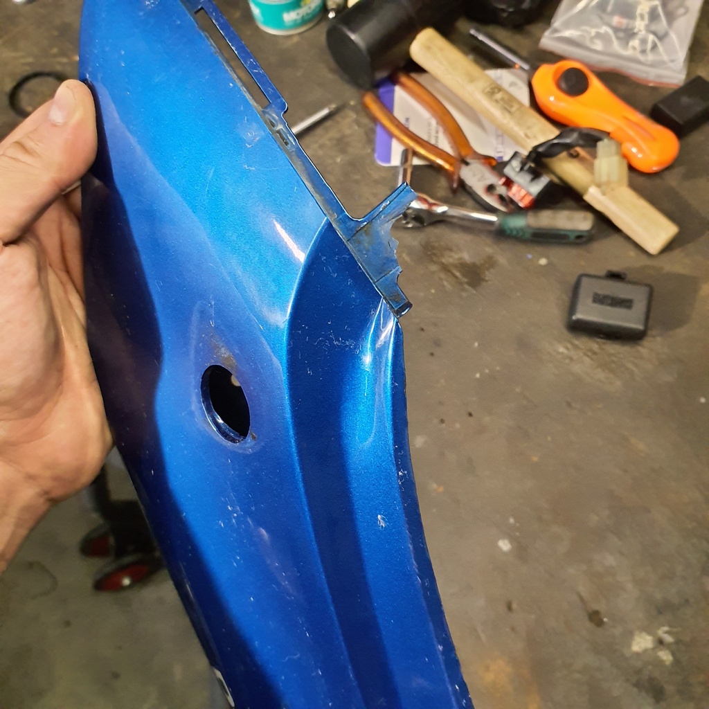 Coque arrière droite occasion — Suzuki GSF 600 Bandit