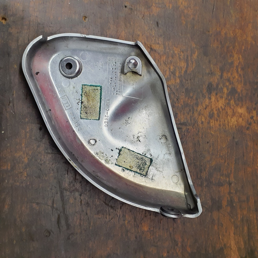 Cache carburateur droit occasion — Suzuki GSF 600 Bandit