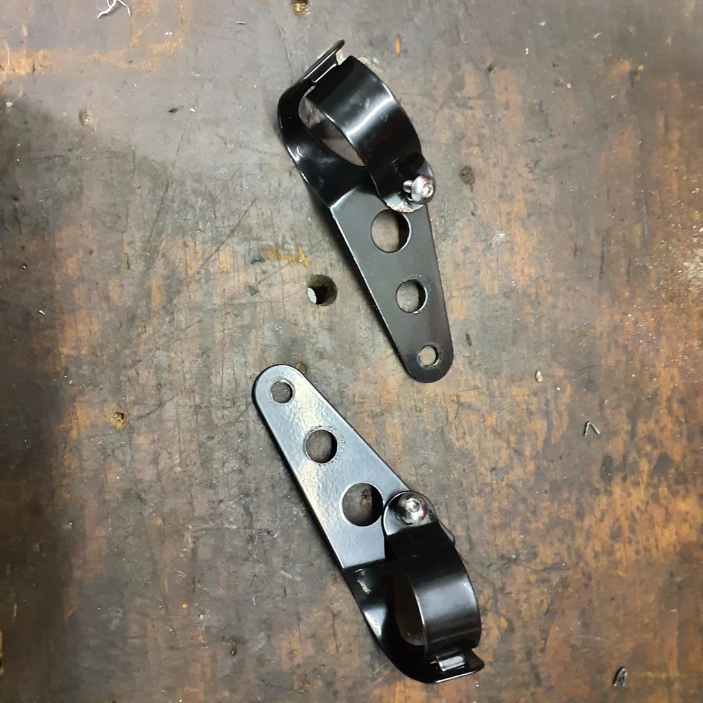 Supports de phare universels occasion — Suzuki GSF 600 Bandit