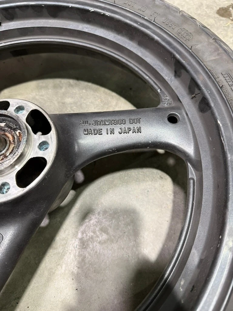 Roue avant occasion — Suzuki GSF 600 Bandit