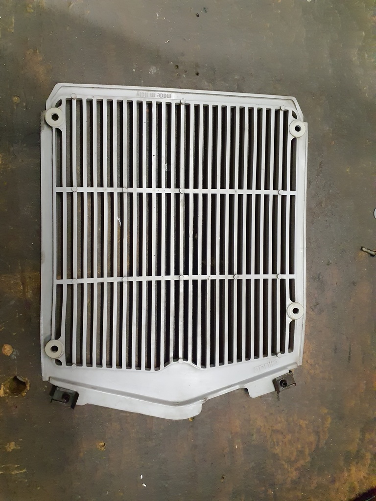 Grille de radiateur occasion — Aprilia Red Rose