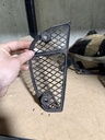 Grille de carénage latérale avec supports de montage