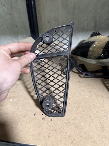 Grille de carénage latérale avec supports de montage occasion — Honda XL 600 RM