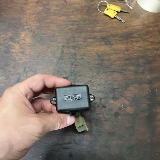 Boîte à fusibles occasion — Honda NX Transcity